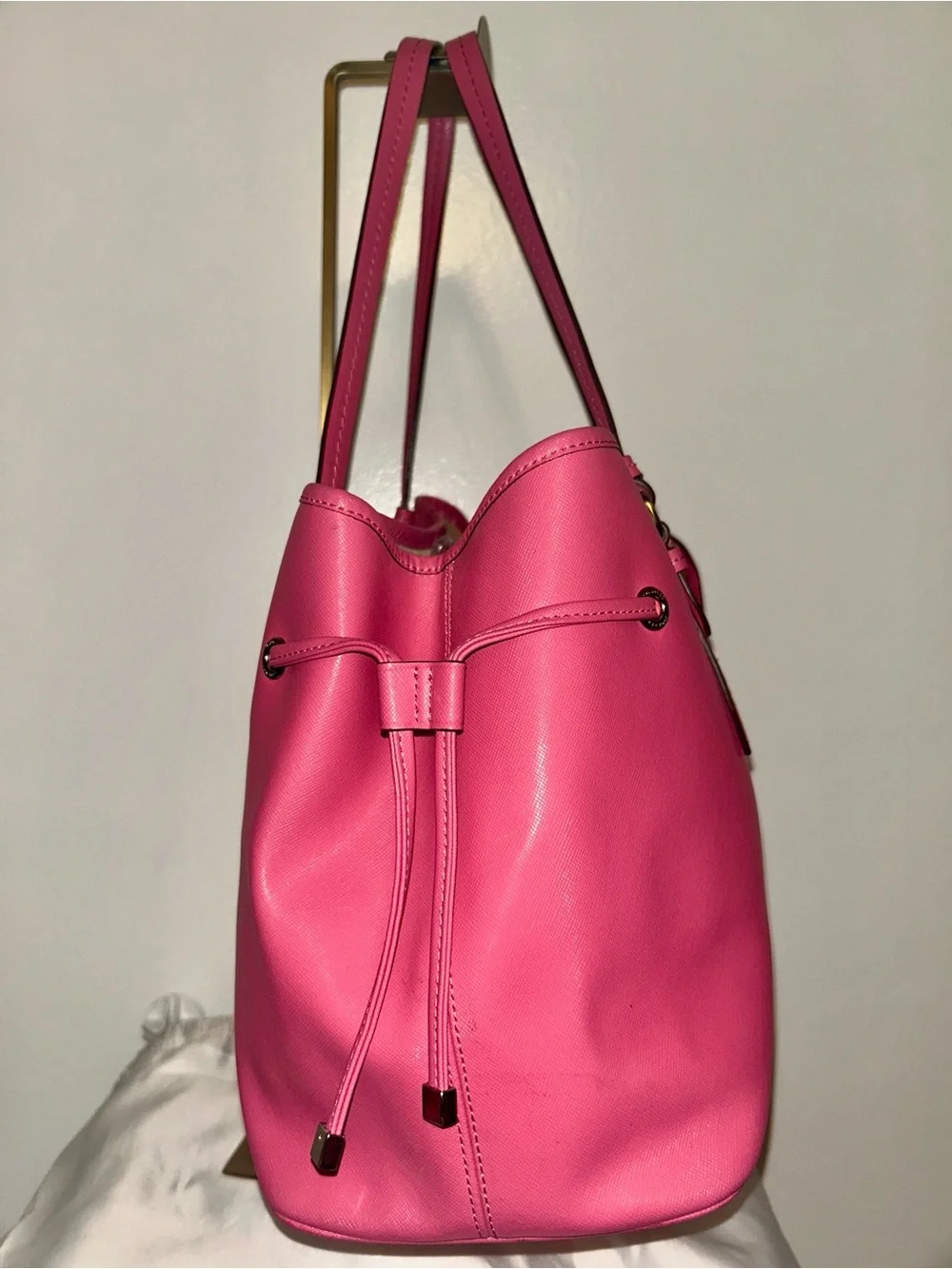 Coach Peyton Leather Drawstring Carryall Bag in the vibrant "Pomegranate" - Picture 4 of 12
